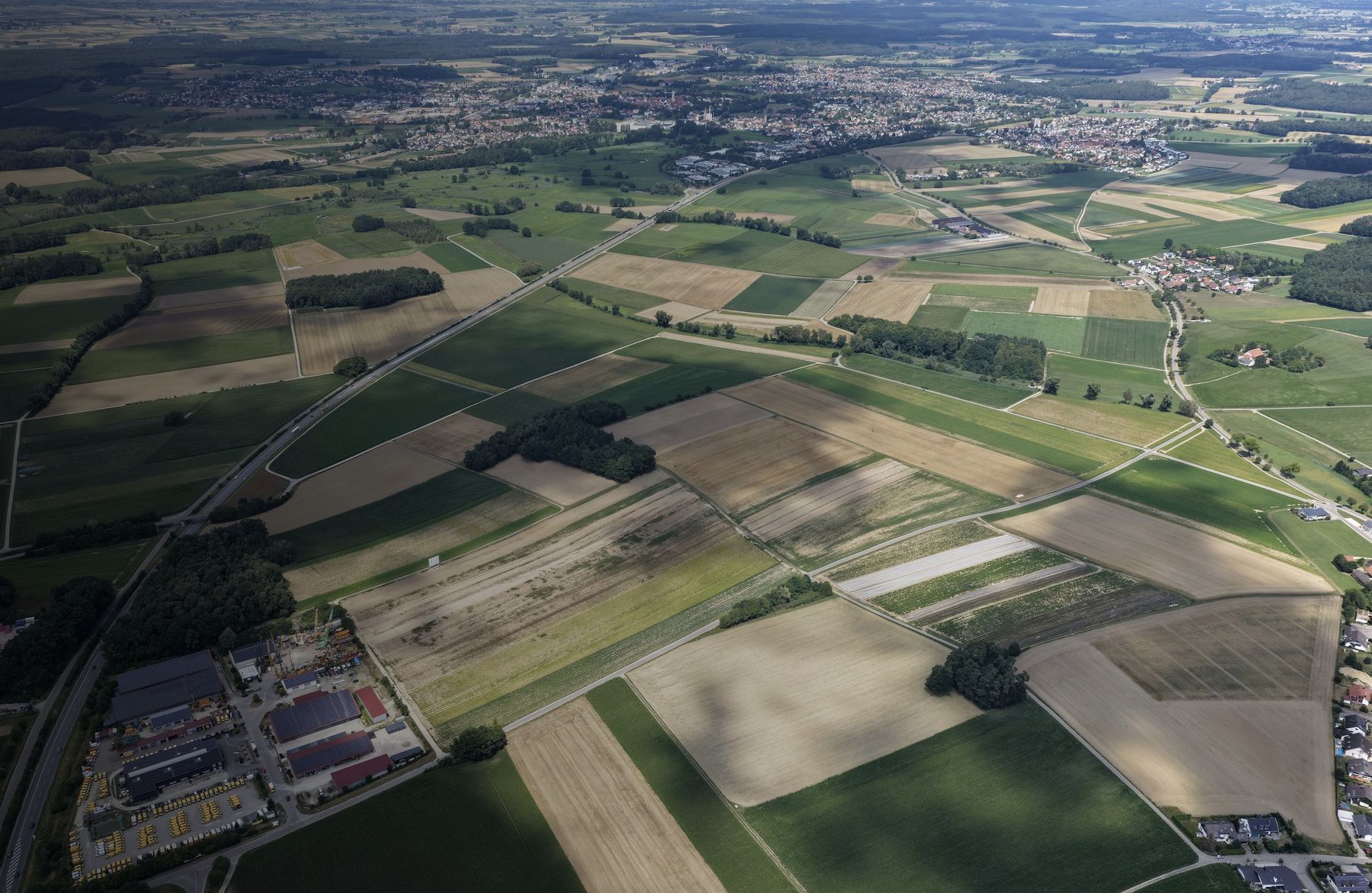 Luftbild der heutigen Projektfläche an der B300